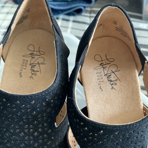 Life Stride, Size 7 Black Open-toe Wedges - Picture 2 of 3